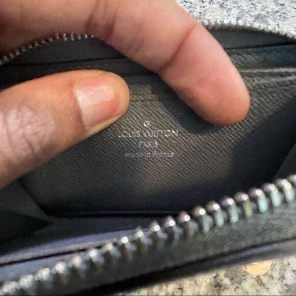 Authentic Louis Vuitton tiaga zippy coin - Picture 7 of 9
